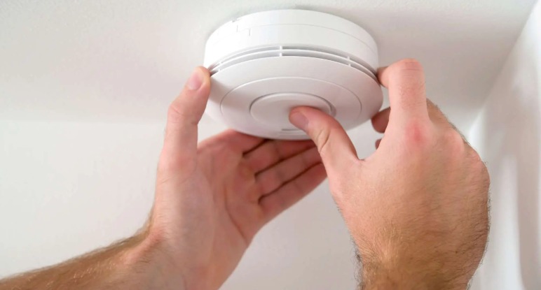 How To Stop Smoke Detector From Beeping?